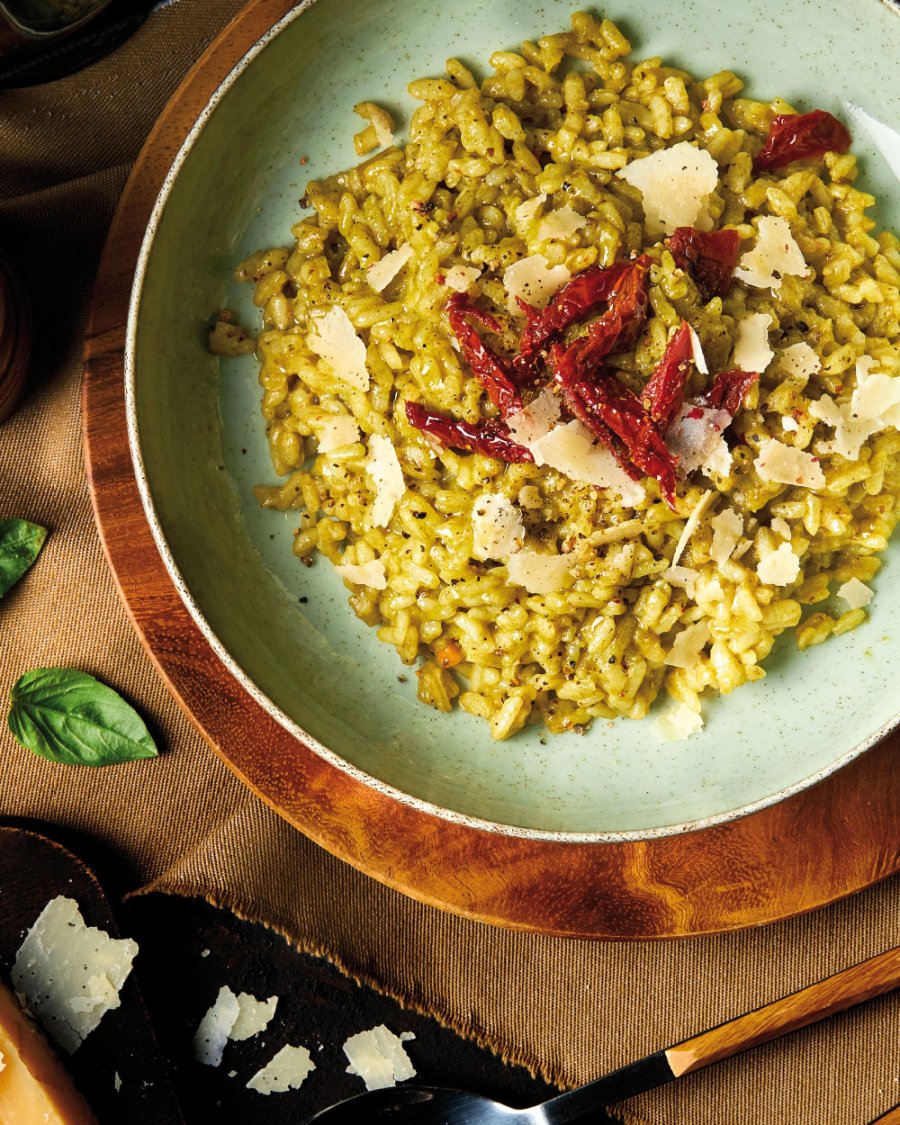 Risotto with basil pesto sauce & sundried tomato